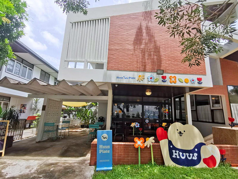 sukhumvitcafe's tweet photo. HUUS PLATE ชื่อเดิมเพิ่มเติมคือเมนู Brunch และเครื่องดื่มใหม่ๆ พร้อมทั้งมุมถ่ายรูปมากมายที่สาขาสุขุมวิท 60 เดินทางสะดวกใกล้ BTS บางจาก คาเฟ่สไตส์ hommie อบอุ่น อ่านรีวิวฉบับเต็มได้ที่ https://t.co/HuKzxnmrw1

@aroii @aroiipaiadk @Kin24hrs 
#คาเฟ่น่านั่ง #อร่อยไปแดก #อร่อยบอกต่อ https://t.co/toYxMPn3CR