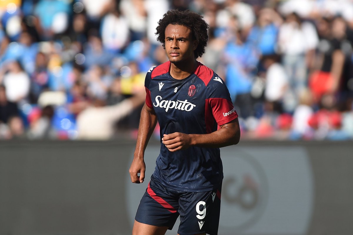 Plettigoal's tweet photo. 🔴 As reported in our show: So far, there were never concrete talks or plans about a return of Joshua #Zirkzee to FC Bayern this summer! 

Instead, the 23 y/o striker from Bologna is keen to stay in Serie A with AC Milan still pushing for him! 

⚠️ Important detail and negotiated by @Brazzo in August 2022: Bayern have a 50 % sell-on clause!

Bayern, planning with Kane/Tel. If Kompany plans to play more often with two strikers, Guirassy is a topic that could becoming more concrete. @SkySportDE 🇳🇱