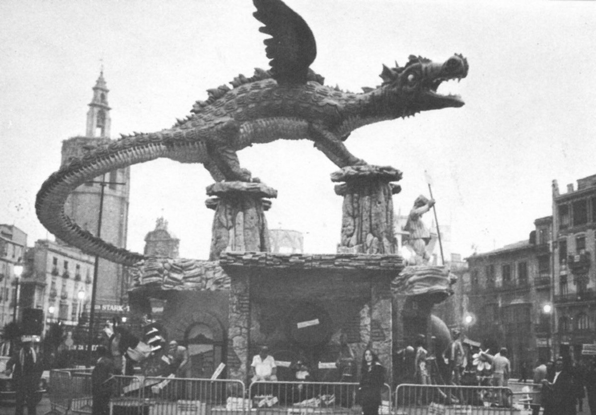 “Tot es contamina”, germans Sánchez, Falla Plaça de la Reina-Pau-Sant Vicent, 1973.