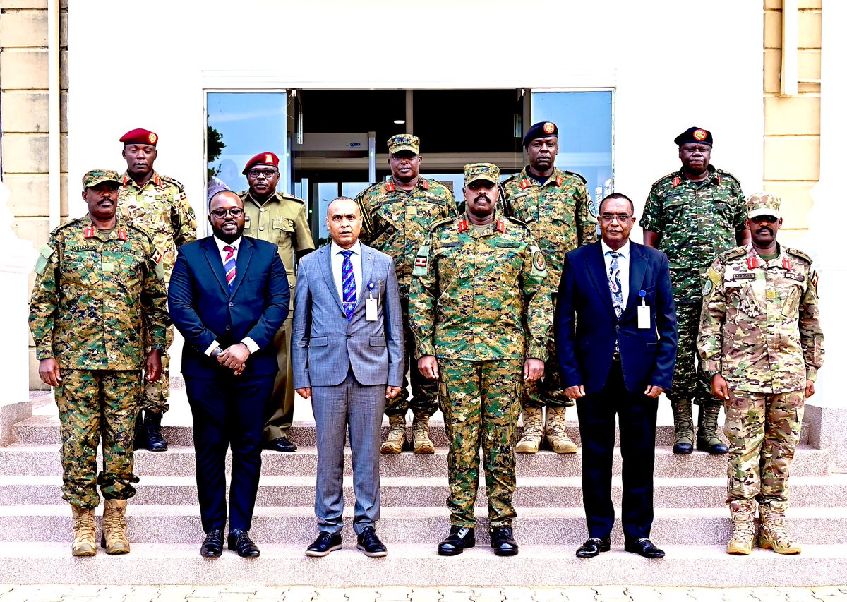 DamsonCKivumba's tweet photo. Our #nextpresident Gen @mkainerugaba held a strategic meeting with the outgoing &amp; incoming chairman, #CTSAMVM Maj Gen Hailu  Eddosa &amp; Maj Gen Yitayal Gelaw to discuss the political situation in S Sudan ahead of the upcoming general elections
Viva Mzee @KagutaMuseveni
Viva Gen MK https://t.co/tgqIHCg7h8