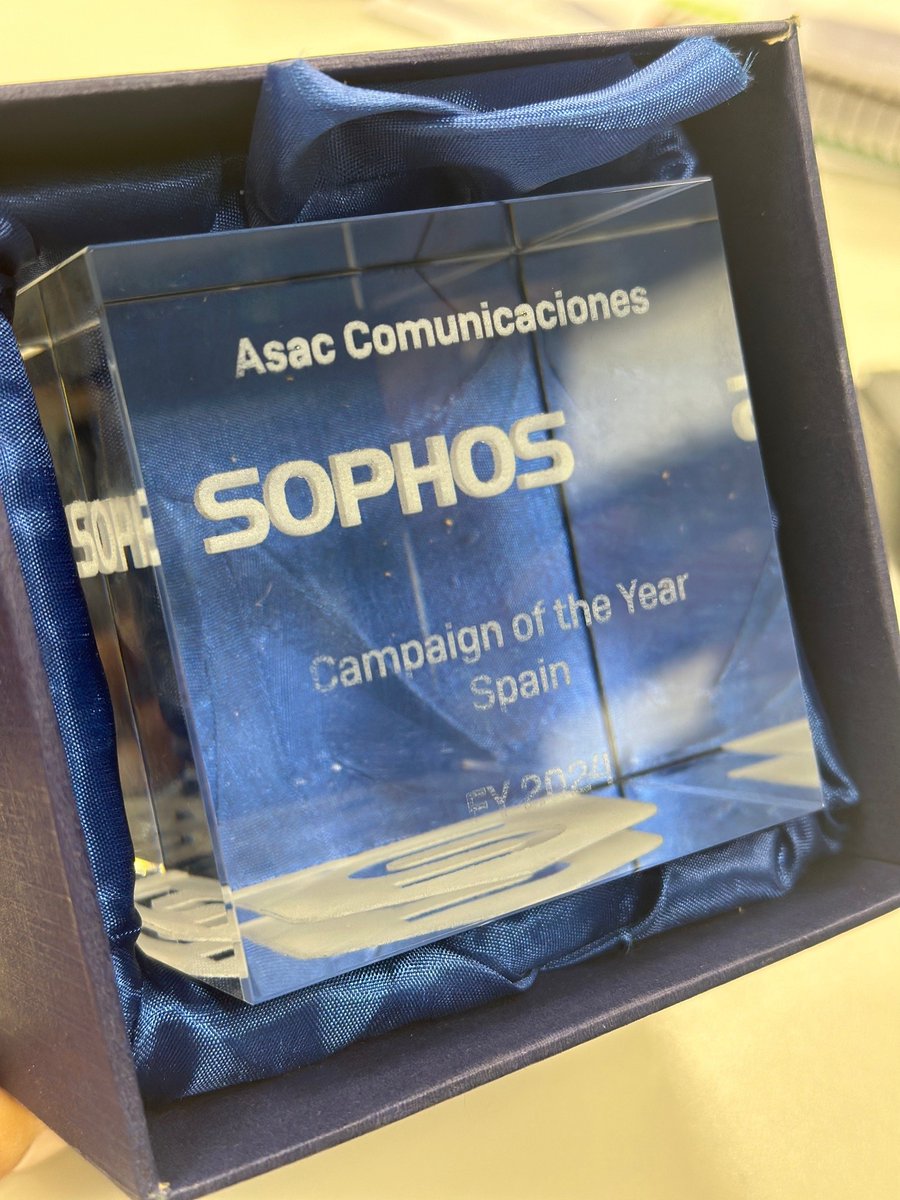 asac_ti's tweet photo. ¡Estamos de enhorabuena! Hemos sido reconocidos con el #premio 🏆"The best campaign of the year", en la categoría de #Marketing, por nuestro #partner en #ciberseguridad @SophosIberia
Un momento único en un evento #SophosXperience24 clave en nuestro sector.
Gracias Sophos! #IT #TI https://t.co/gCQNW0VGyM