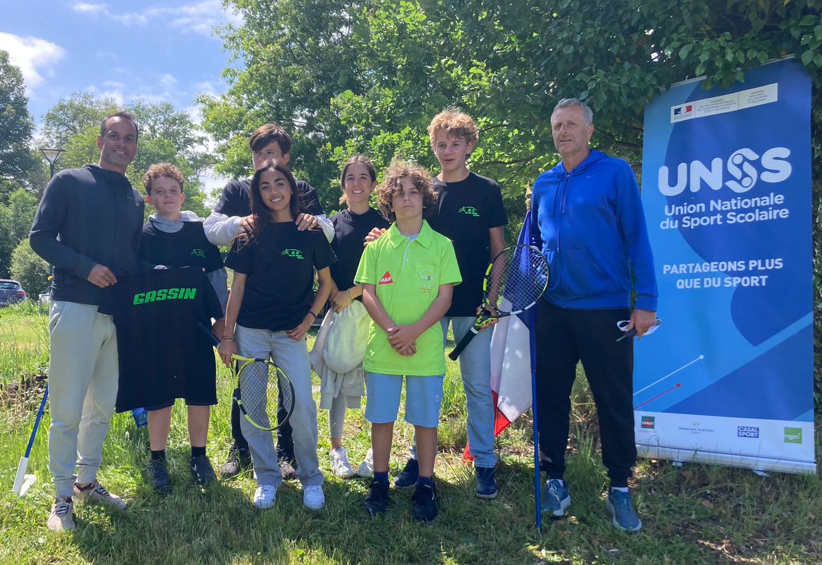 Quel honneur d'accueillir aujourd'hui nos champions de France !!
Un immense bravo à nos joueurs Lee LAFON, Seliane DESMET, Edan JEAY et Lucas RIO-DUPONT ainsi qu'à notre coach Eliot HERVY et notre arbitre Jules MARENGO. Et un grand merci à nos professeurs M. GONZALEZ et M. NOEL.