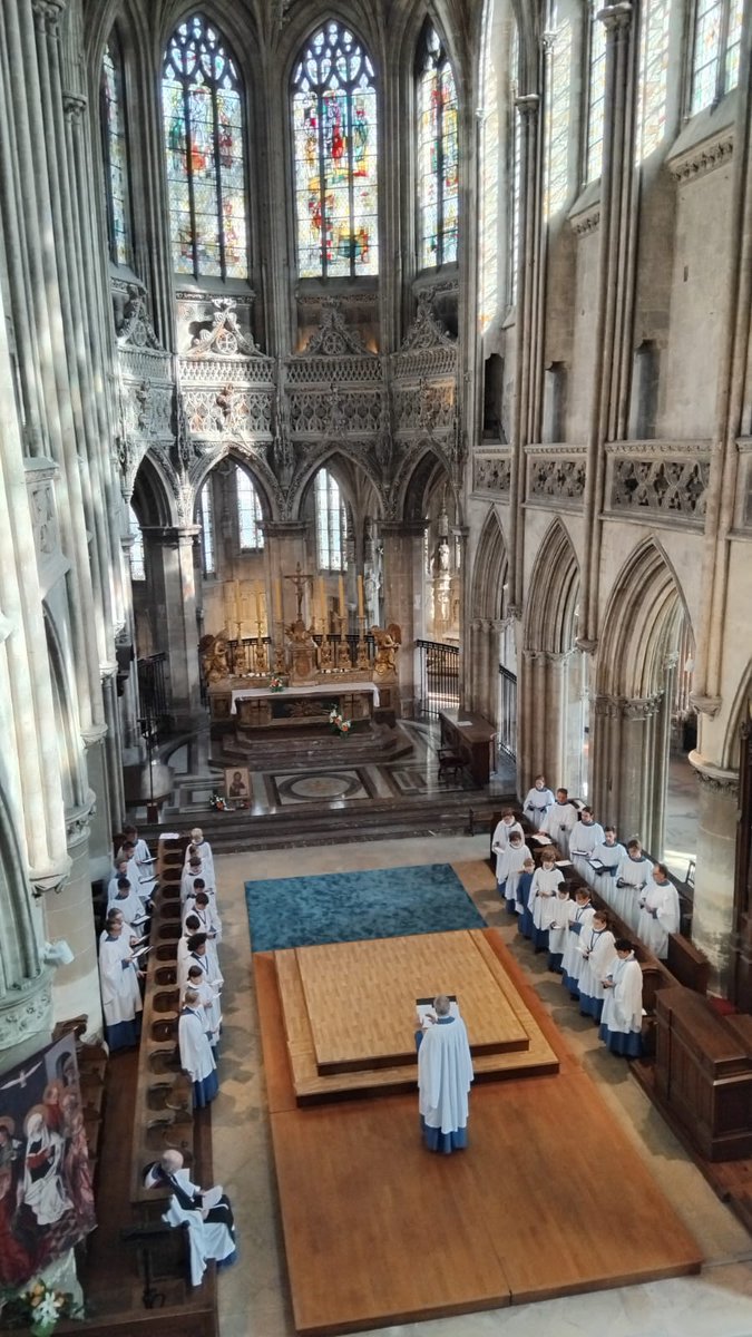 Hereford Cathedral tweet media
