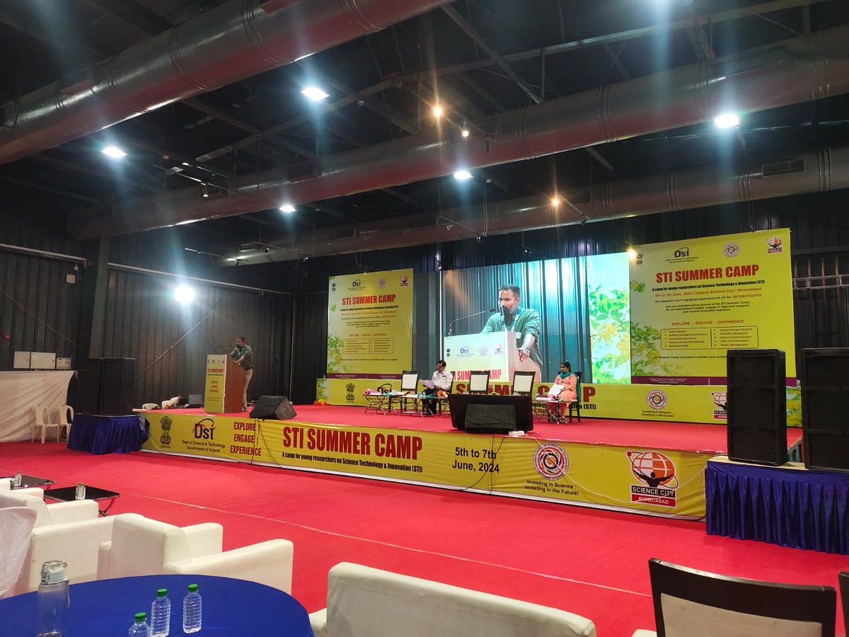 InfoGujcost's tweet photo. During #STISummerCamp @GujScienceCity for Young researchers!

Mr Sumanth Ganta, Manager #Micron shared his insight about the role of #IP in the corporate field.

Also, he highlighted with the help of #Gujarat Govt to establish the 2 billion dollar plant for #SemiConductor at Sanand.  

#CreativeIdeas
#IP
#STIecosystem