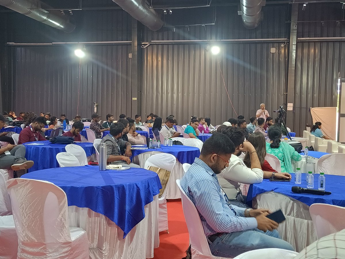 InfoGujcost's tweet photo. During #STISummerCamp @GujScienceCity for Young researchers!

Mr Sumanth Ganta, Manager #Micron shared his insight about the role of #IP in the corporate field.

Also, he highlighted with the help of #Gujarat Govt to establish the 2 billion dollar plant for #SemiConductor at Sanand.  

#CreativeIdeas
#IP
#STIecosystem