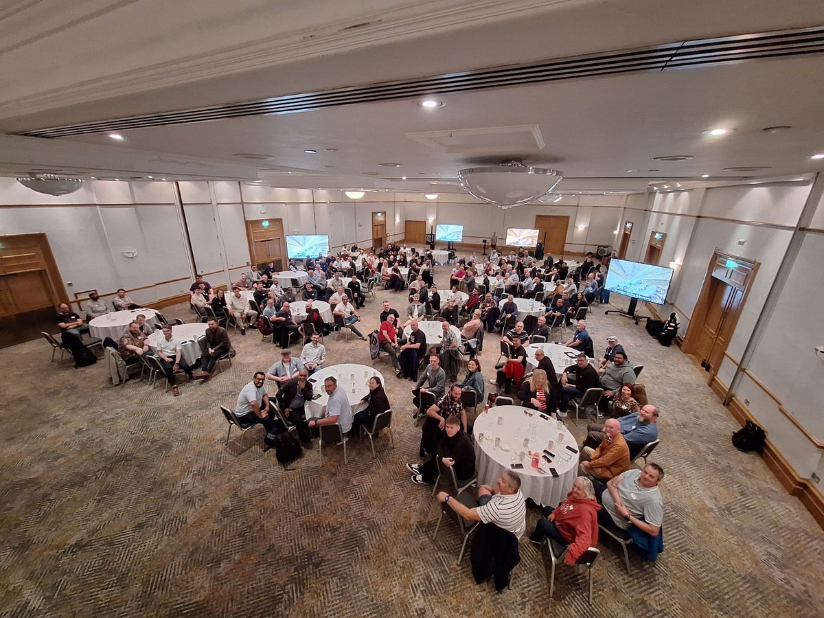 pattison_ha's tweet photo. Buzzing from yesterday's event where the whole of @BTGroup Mobile Operations came together to celebrate culture, collaboration and change. @JesseDufton was our amazing guest speaker and the day finished with a very special thank you from our CEO. #bestteam #dreamteam #MOPS https://t.co/zRUuxCdPGb