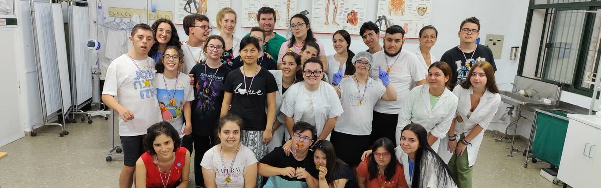 Ayer se realizó en el centro una actividad interdisciplinar e interdepartamental, con alumnado de la Formación Profesional Básica Específica de Servicios Administrativos y el alumnado de Formación Profesional de Cuidados Auxiliares de Enfermería,
iessantaaurelia.es/2024/06/06/act…