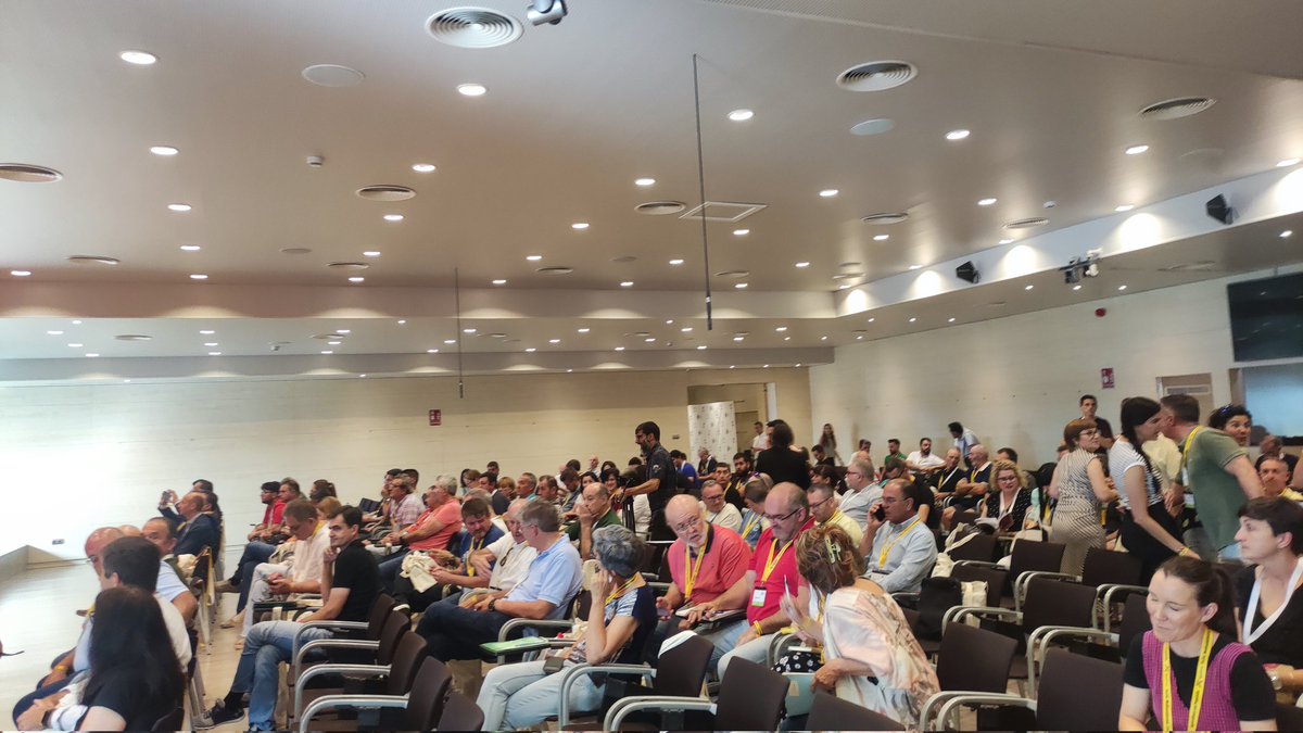 eComercioAgr's tweet photo. Hoy estamos en #Carchuna en la #CostaTropical en la Cooperativa La Palma, en su primer congreso de agricultura con propósito dedicado a #Tropicales

Abre el acto el presidente de la cooperativa Pedro Ruiz...
Con @Cajaruralgr
Y colabora @AgrobioSL
@KOPPERT_ES #Ikos #Guadalfeo https://t.co/Qee0tKZSYX