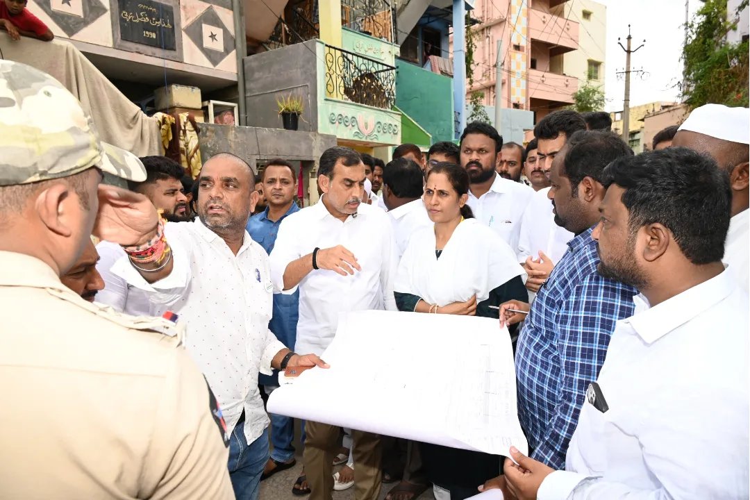 R_Madhavi_Reddy's tweet image. ఎన్నికల హామీలలో భాగంగా నా స్వంత మేనిఫెస్టోలో చెప్పినట్లుగా &apos;లా&apos; కాలేజీ మరియు షామిరియా బ్రిడ్జిల నిర్మాణానికి సంబంధిత  అధికారులతో కలిసి పర్యవేక్షించడం జరిగింది.

#Kadapa #MLAreddeppagarimadhavi #kadapadevelopment