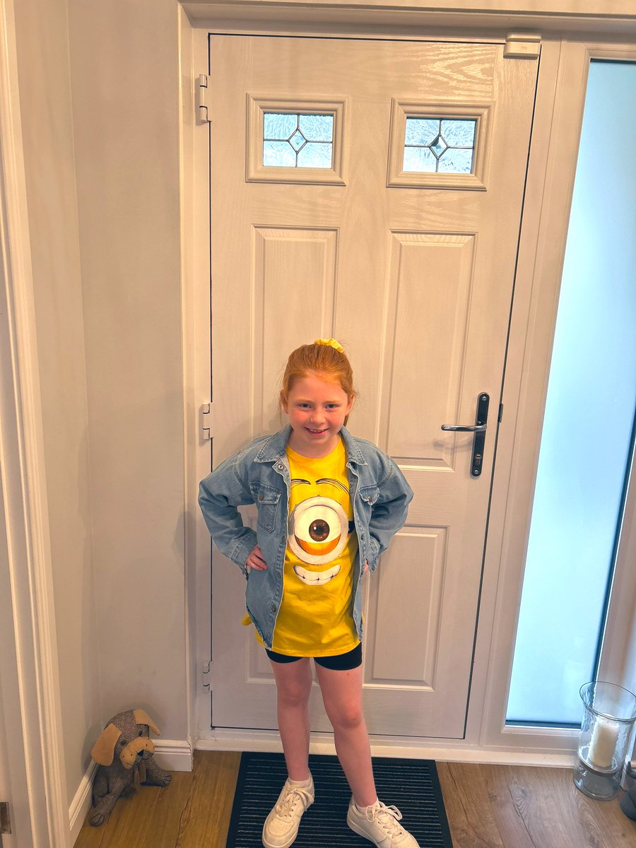 J2302Laura's tweet photo. Emma ready for school and #BeeYellow day for Mummyβs work @strathcarron1 @BonnybridgePS https://t.co/dvjoGtXYtP