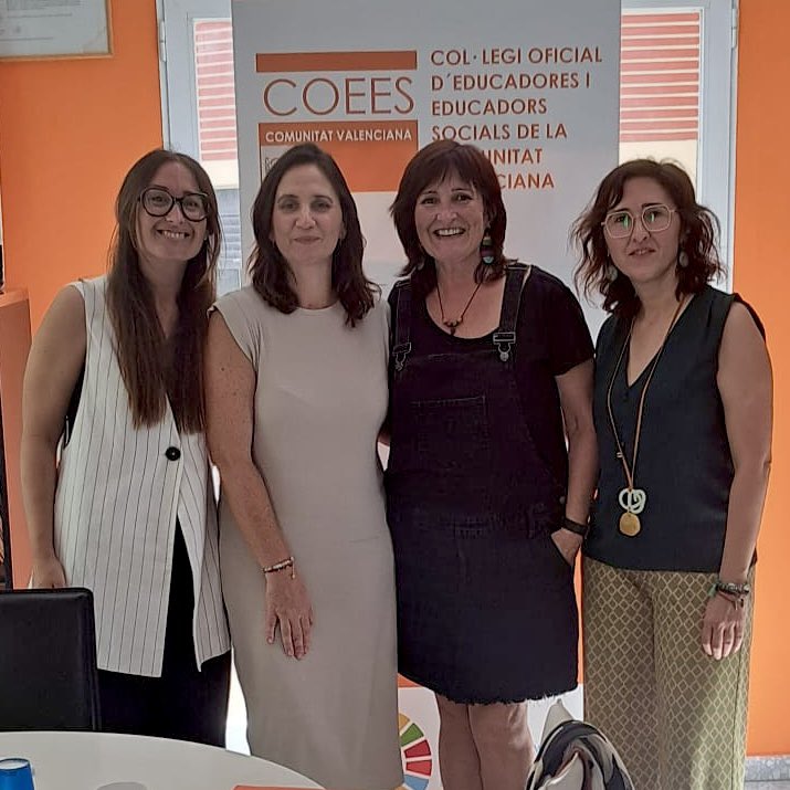 coeescv's tweet photo. 👩🏻🎓 Nos reunimos para avanzar la colaboración con la Universidad Internacional de Valencia VIU, con el objetivo de hacer posible la implantación del #EducaciónSocial entre sus grados y establecer vías de colaboración y avance profesional.
Os iremos informando 📚✨
#VIU #coeescv https://t.co/qOiP6p7Ct6