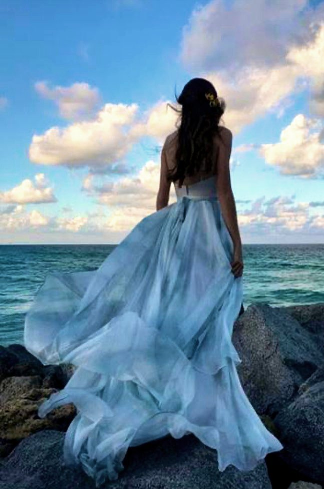 breathless (@suaperfidia) on Twitter photo Quell'onda di emozione e di stupore che ti coglie alla sprovvista, che ti spiazza in un attimo, senza preavviso: l'arte
Buon compleanno a te, Beatrice,
che all'interno di #Vivarai2 ne sei
stata ogni volta espressione limpida e folgorante
🌹🌹🌹
<a href="/BeatrisOnSunday/">Beatrice De Do</a> <a href="/Fiorello/">Rosario Fiorello</a> Quell'onda di emozione e di stupore che ti coglie alla sprovvista, che ti spiazza in un attimo, senza preavviso: l'arte
Buon compleanno a te, Beatrice,
che all'interno di #Vivarai2 ne sei
stata ogni volta espressione limpida e folgorante
🌹🌹🌹
<a href="/BeatrisOnSunday/">Beatrice De Do</a> <a href="/Fiorello/">Rosario Fiorello</a>