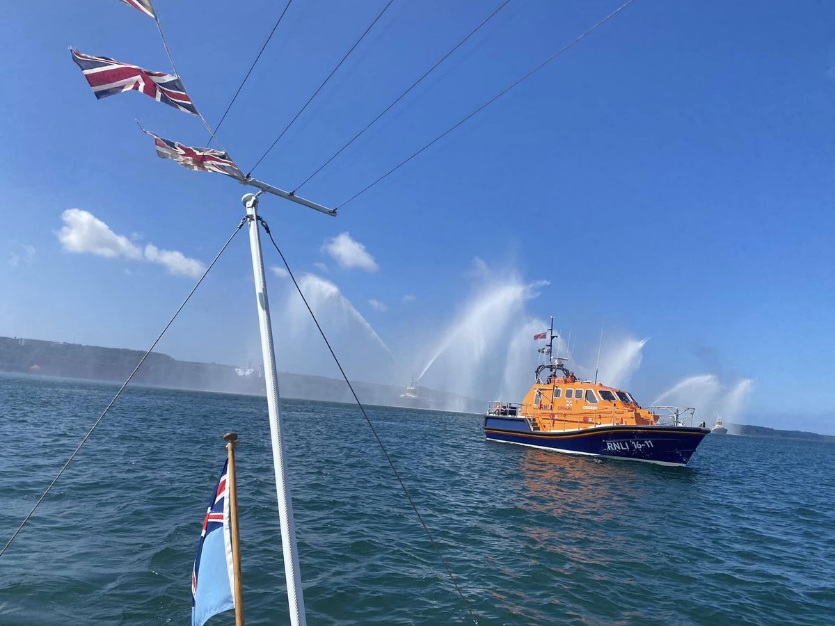 A very special moment this morning aboard WW2 restored Air Sea Rescue launch 441 to commemorate and recognize the 80th anniversary of the #DDay landings.

A number of vessels congregated in the vicinity of Milford Shelf to participate in a vessel horn salute. #Pembs #MilfordHaven
