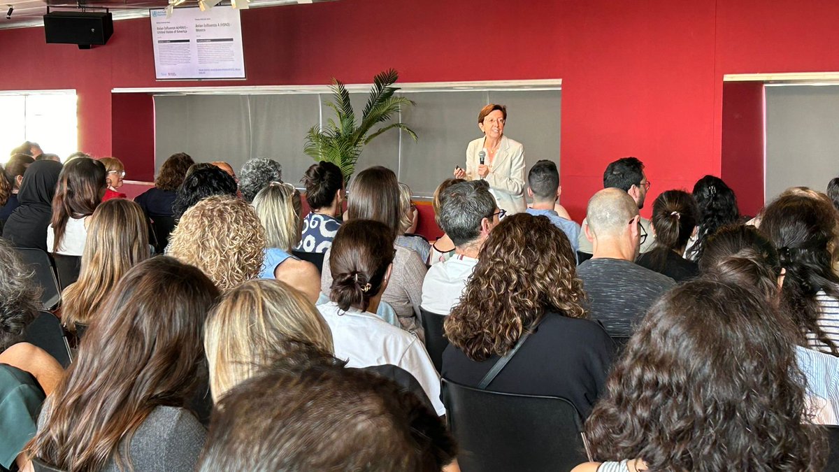 <a href="/cececebe/">CCCB</a> <a href="/salutcat/">Salut</a> <a href="/icscat/">ICS. Generalitat</a> <a href="/cristicarbo/">cristina carbonell</a> <a href="/israelcc77/">Israel Caro</a> <a href="/CarmenCabezas10/">Carmen Cabezas </a> <a href="/miaasuya/">Mireia Carmona</a> <a href="/lanavarro_ped/">Luis Alberto Navarro</a> <a href="/amalurmb/">amalur mateo</a> <a href="/jlosadab77/">Jose Antonio Losada</a> <a href="/Bcamallonga/">Blanca</a> "La vacunació salva vides, cal aconseguir el 100% de vacunació".
Carmen Cabezas, secretaria de Salut Pública de <a href="/salutcat/">Salut</a>, parla de la incidència de malalties com la tos ferina o el xarampió a Catalunya i el control mitjançant la xarxa de vigilància de malalties infeccioses SIVIC