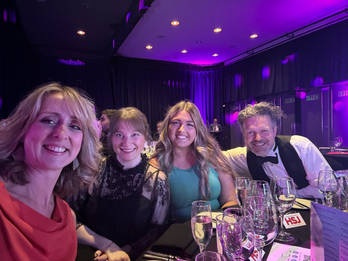 Molly Pipping 🐝💙 tweet media