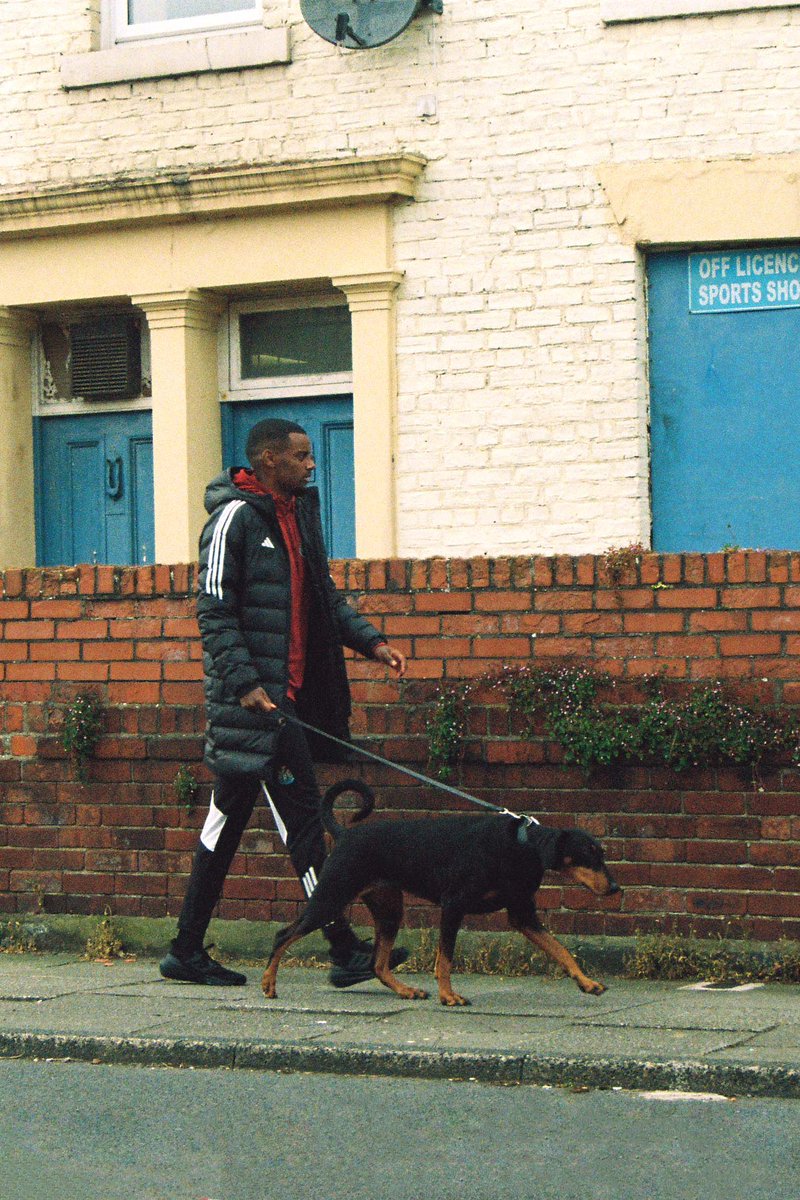 adidasUK's tweet photo. on set with @NUFC 🖤🤍
BTS shot on film 🎞

there was only one person for the job: @floodlightson  📸

🧵👇 https://t.co/oib4mgeJbi