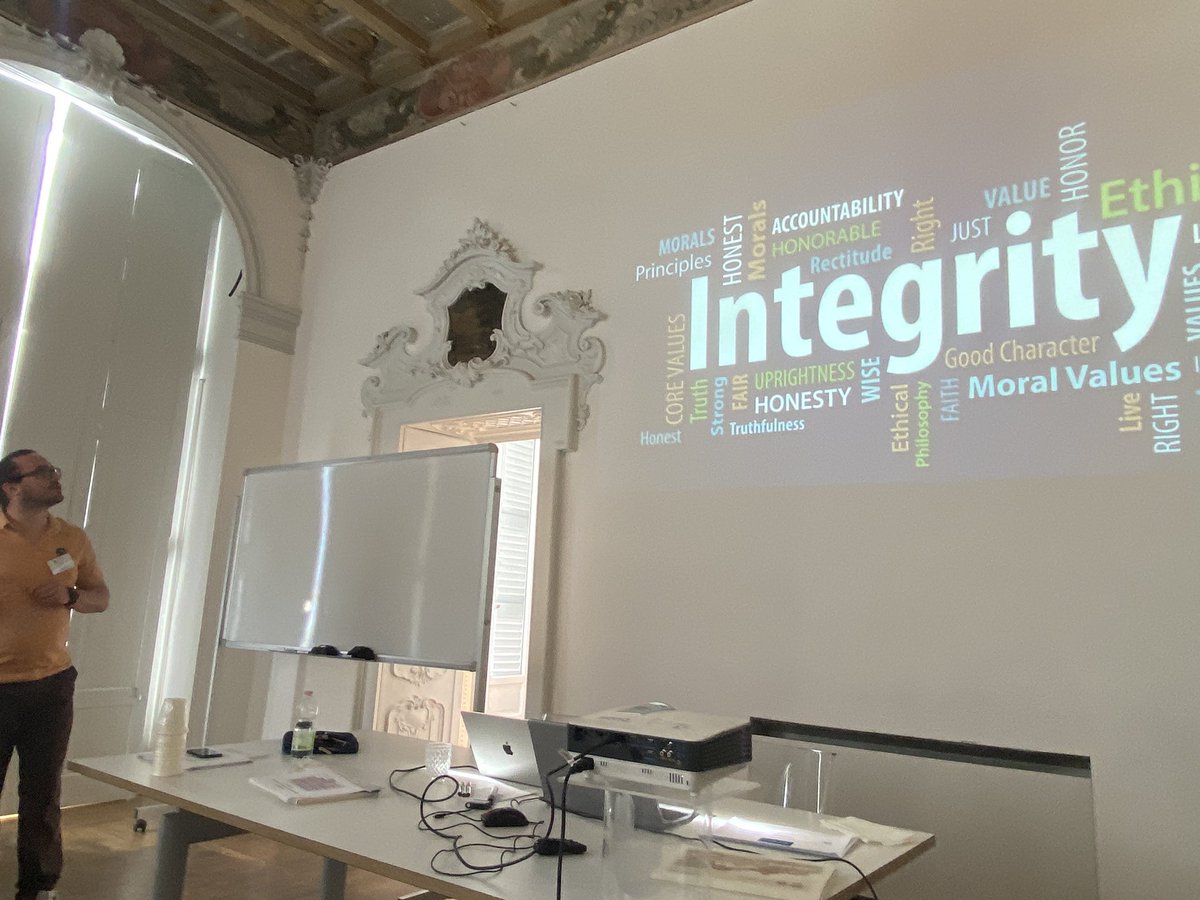 Plasmonica's tweet photo. Let’s start our final day of #PLASMONICASchool 2024 with @n_maccaferri from @UltraFast_Nano at @umeauniversity talking about Research Integrity &amp; Misconduct, something we should speak more and more!!  
This contribution was supported by #iSenseDNA project https://t.co/ndFDeZv6tt