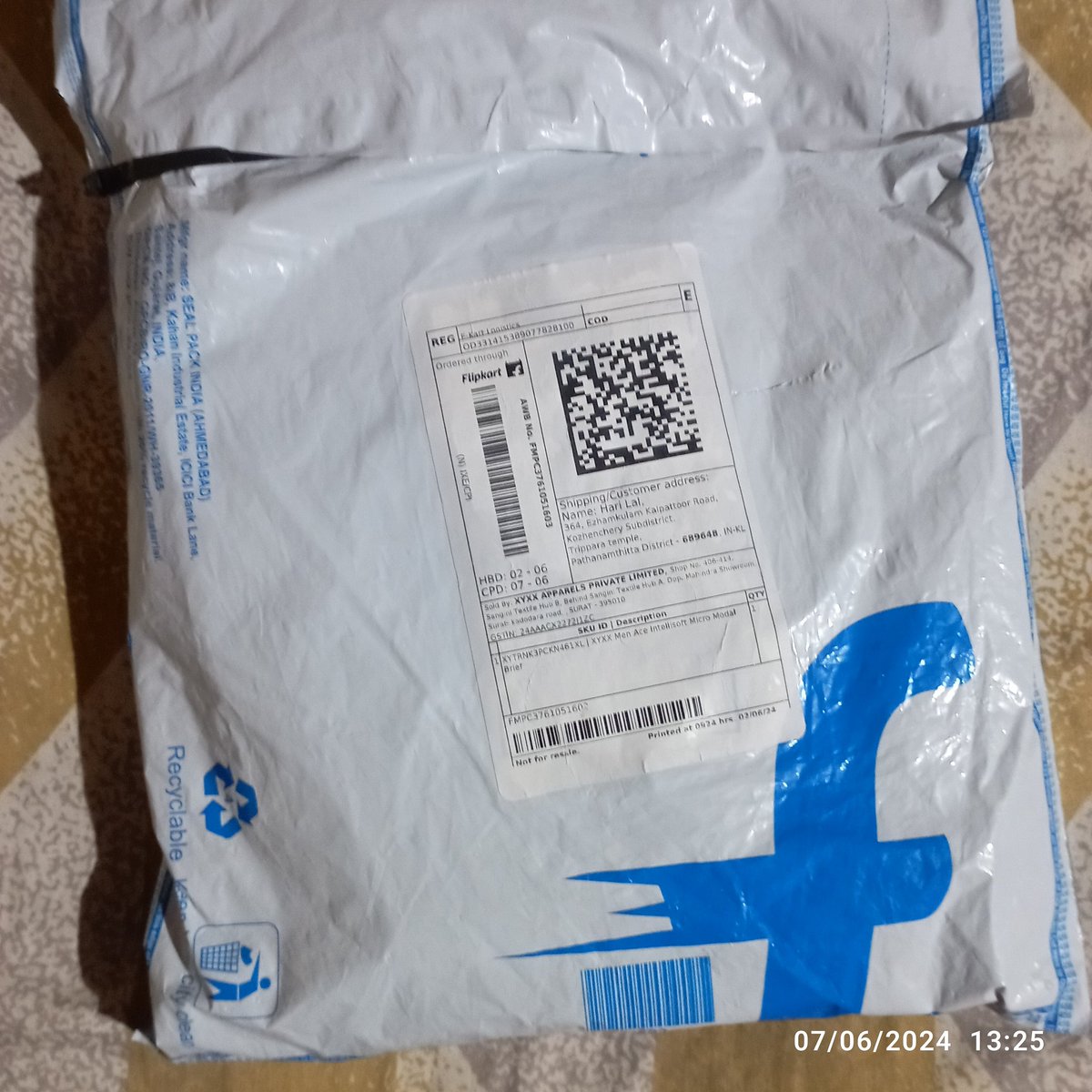 devapta's tweet photo. My new underwear unboxing https://t.co/K5nggFmrBv