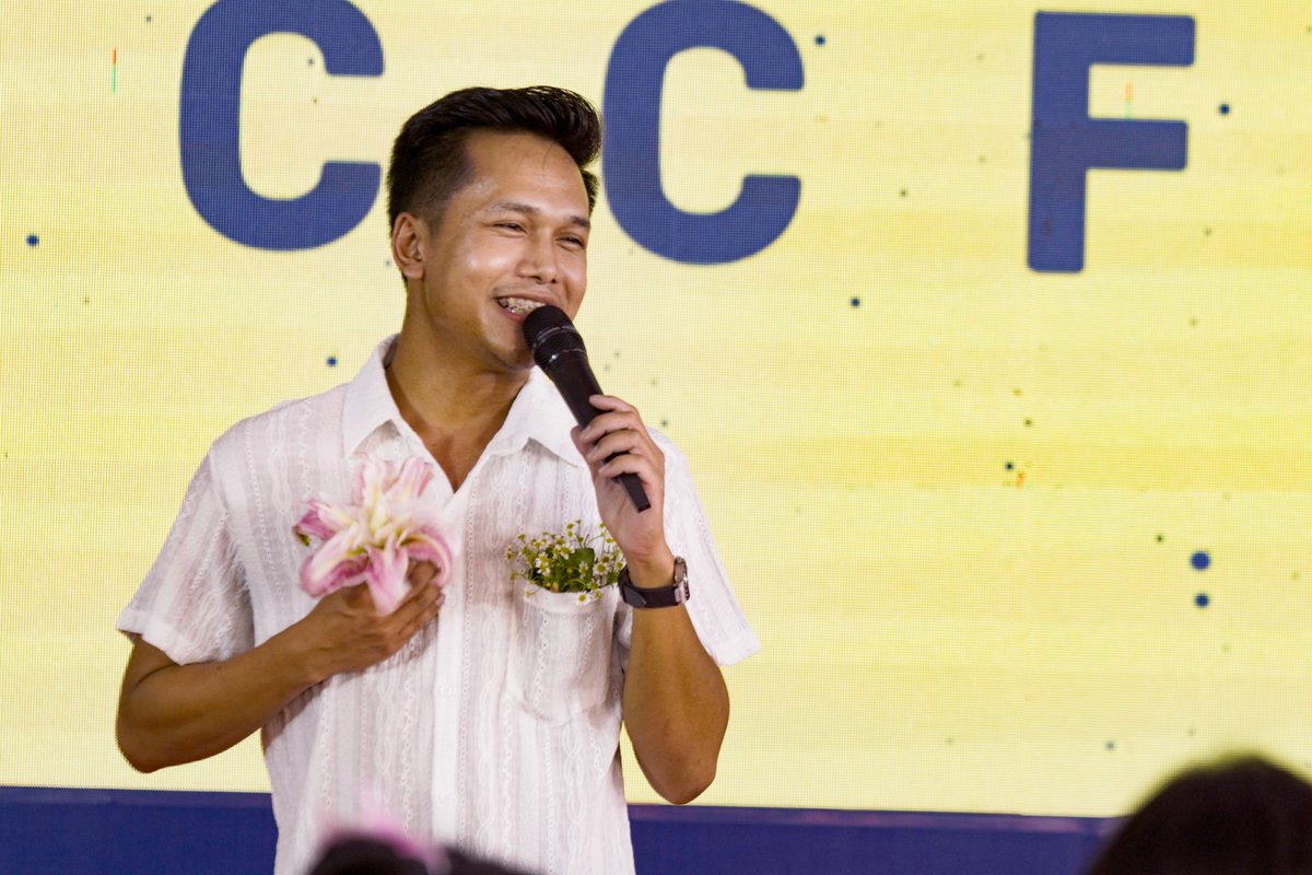 Tweet4CCF's tweet photo. We were overjoyed to have the remarkable SAI and Puthika ពុទ្ធិកា join us in our community celebrations as we honored our 20-year anniversary.
#20YearsofCCF #CCF #Cambodia #CommunityCelebration https://t.co/SRiRDdesEz
