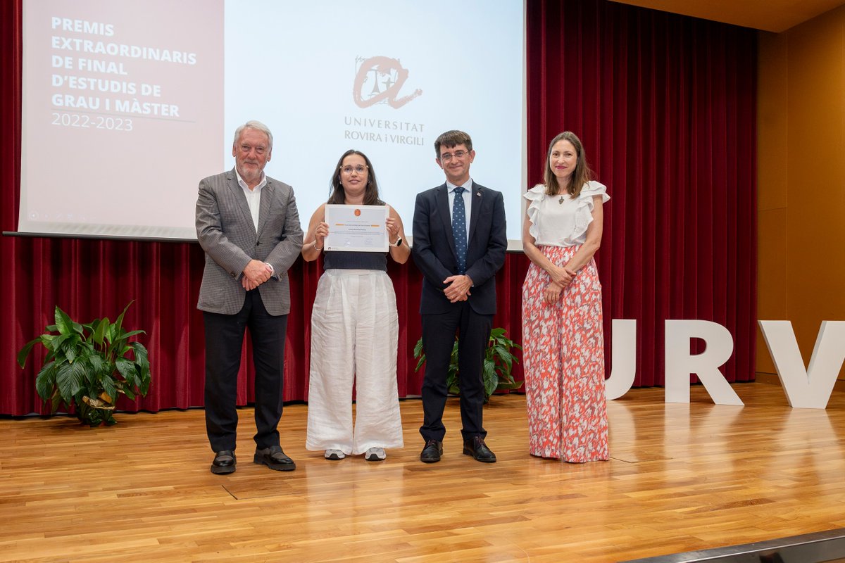 IispvUrv's tweet photo. Aquest dimecres, la URV ha reconegut als i les millors estudiants de grau i màster del curs 2022/23. Estem molt orgullosos de la nostra companya, Emma Perucho, per haver estat una de les guardonades. Enhorabona a tots/es! 🎉📚

@URVmedicina 
 @universitatURV 
@IISPereVirgili https://t.co/ARXLkFBvq9