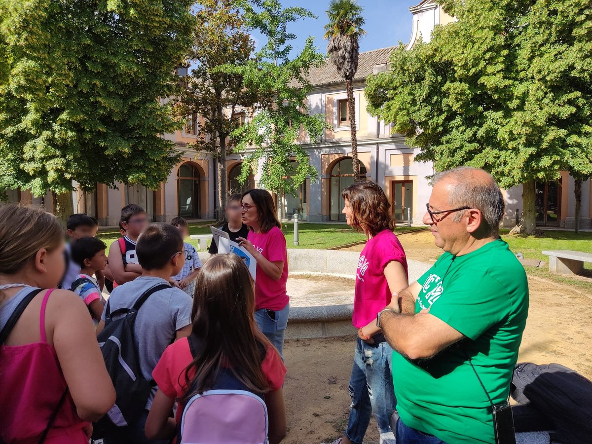 UCLMdivulga's tweet photo. En esta actividad han participado 23 niños/as del CRA Entrerríos, de los pueblos toledanos de Los Cerralbos, Lucillos, Montearagón y Las Vegas de San Antonio.

El alumnado ha estado formado por alumnos de 3º y 4º de Primaria, de entre 8 y 10 años. https://t.co/t2KNSv9jIX