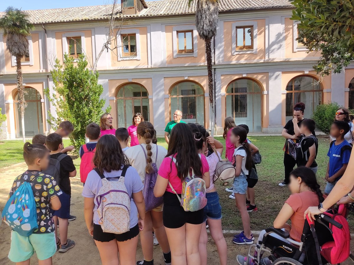 UCLMdivulga's tweet photo. En esta actividad han participado 23 niños/as del CRA Entrerríos, de los pueblos toledanos de Los Cerralbos, Lucillos, Montearagón y Las Vegas de San Antonio.

El alumnado ha estado formado por alumnos de 3º y 4º de Primaria, de entre 8 y 10 años. https://t.co/t2KNSv9jIX