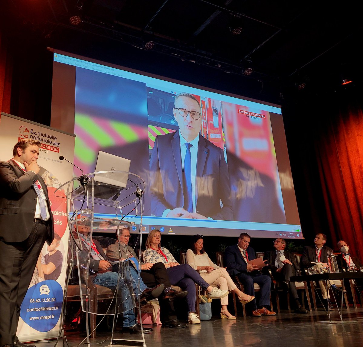 MNSPF's tweet photo. ASSEMBLÉE GÉNÉRALE |  Ouverture de l’AG par le Président, prise de parole de @BoslandJP et @phuguenet pour @PompiersFR pour rappeler leur soutien indéfectible et l'importance de la force du réseau pompier. #Ensemble
#mutuelle  #pompiers #pats https://t.co/C8FkspTIWO