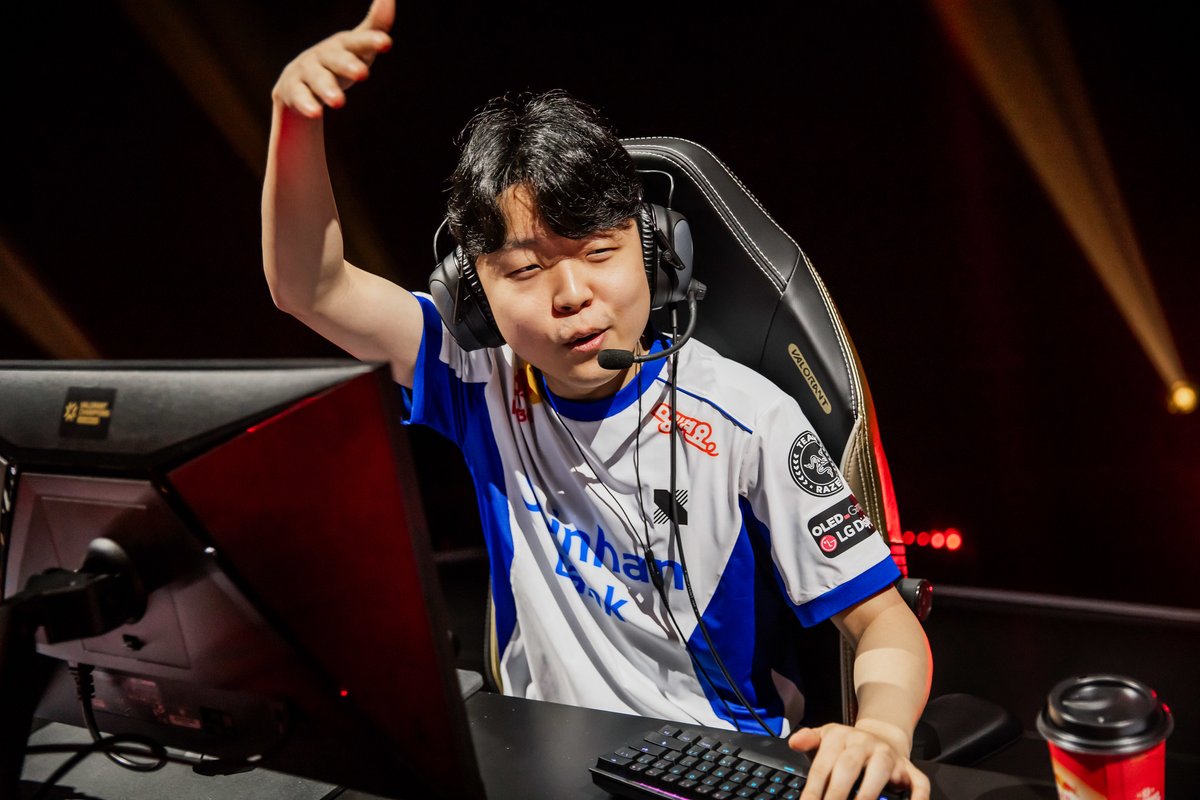 VALO2ASIA's tweet photo. "I always go"

BREAKING — 🇰🇷 T1 have officially announced the signing of stax on a transfer from DRX

#VCTPacific https://t.co/xXmhmpVBmx