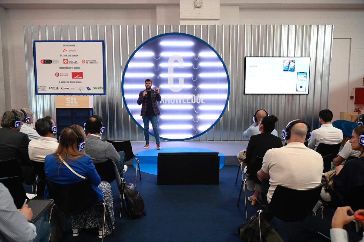 SILBarcelona's tweet photo. Seguimos con otra sesión del #SILKnowledge. 💯
Escuchamos ahora a Mike Cuignet (#Tennders), Julie Guedon (#Sinay), Jorge Parada (@Cargoffer), @miguelsirvent (#TrueCold) y @emaldonadu (#JotaVirtual) entre muchos otros profesionales, reflexionar sobre #Innovacionesdisruptivas. 🙌 https://t.co/YpxSkZcx4R