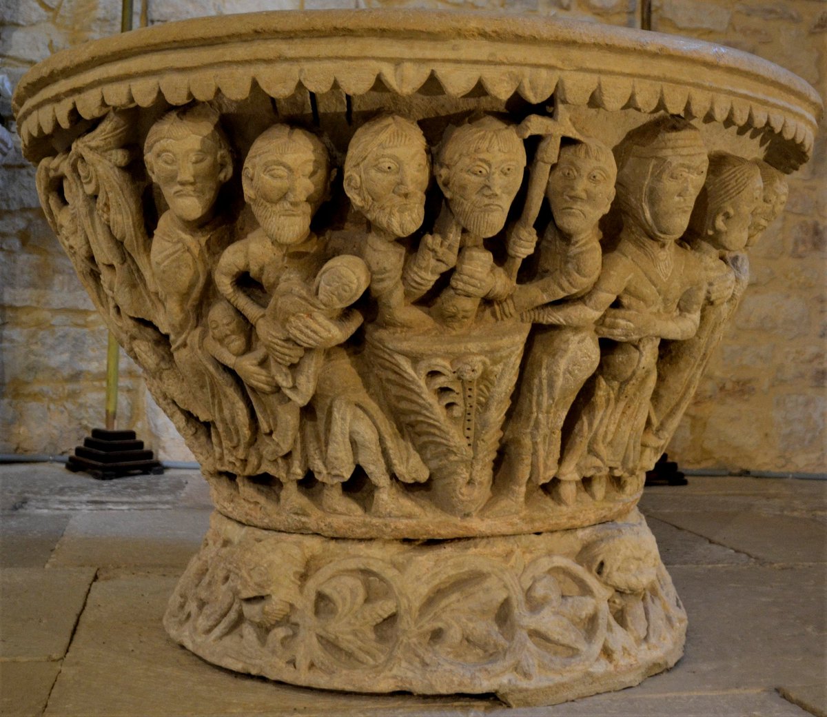 cylromanica's tweet photo. ¡¡¡Buenos días!!
Pila bautismal de la Iglesia de San Fructuoso. Colmenares de Ojeda #Palencia #CastillayLeón
¿Estamos ante la mejor pila del románico hispano?🤔🤔
@patrimoniojcyl @CyLEsVida https://t.co/y77CQG9Txj