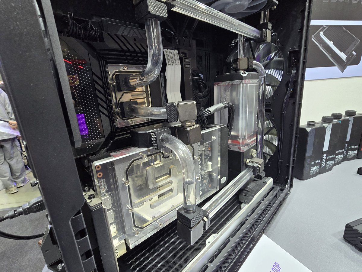 Cooler Master ブースに四角いチューブとフィッティングが置いてあった。

#Computex2024
#Taiwan
#CoolerMaster