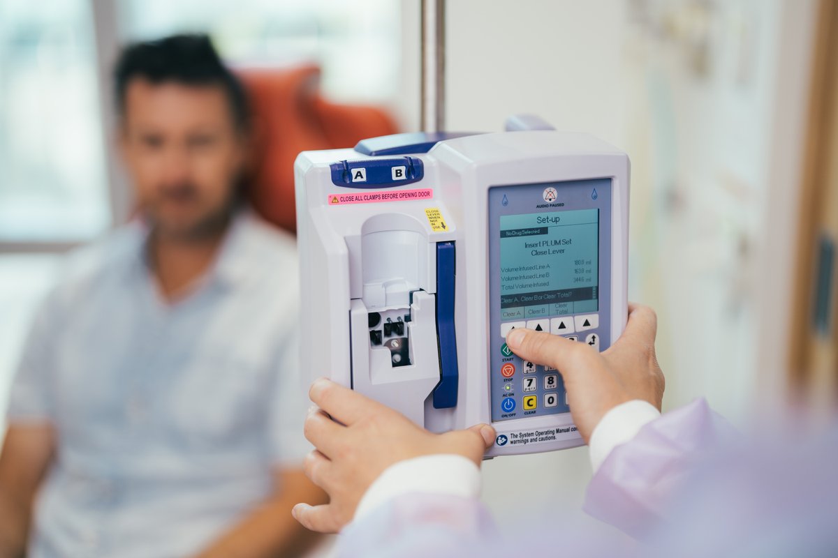 🍎 June is #BowelCancerAwarenessMonth. Bowel cancer is highly treatable and affects people of all ages. Check out our blog to learn about symptoms and the importance of early detection in saving lives.⬇️ 
bit.ly/4aRVomU