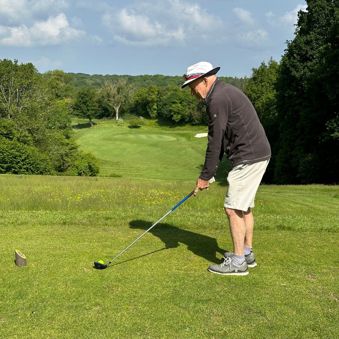 AltonGolf's tweet photo. The stunning 3rd hole is 176 yards from the yellow tee's, fancey taking on this tee shot? Then why not book a round at Alton. Tee times are available 7 days a week, call 01420 82724 to book your tee time. #altongolfclub https://t.co/Gi5B91gbcT