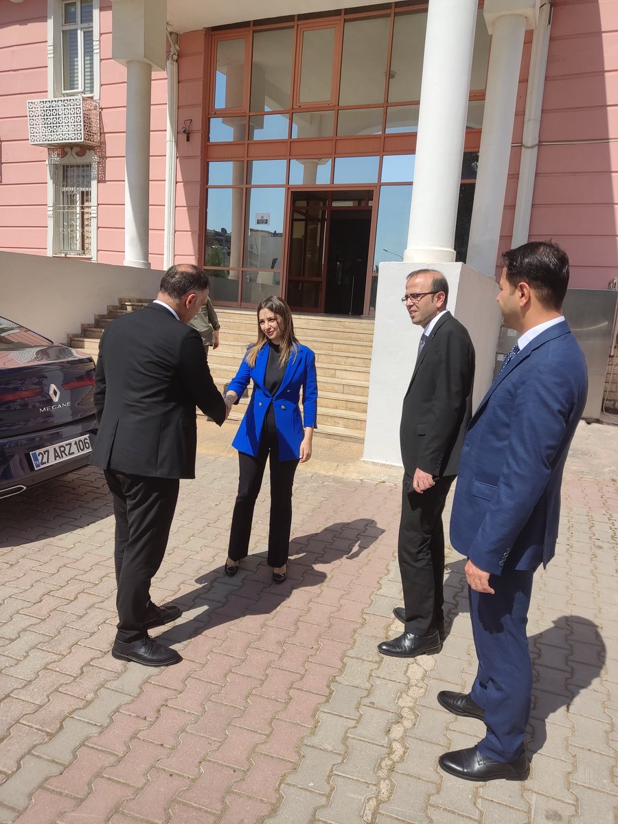 OguzeliHalk's tweet photo. Kütüphaneler ve Yayımlar Genel Müdürü sayın @TanerBeyoglu Kütüphane Hizmetleri Daire Başkanı sayın @cetinsisman44 ve Gaziantep İl Kültür Müdürümüz sayın Selçuk Korkmaz,Oğuzeli İlçe Kaymakamımız sayın @ucrrbsrr 'ı makamında ziyaret etti @bekir_oztekin @burhan_yuksel23 @munif_il https://t.co/Hilc7lHyhd