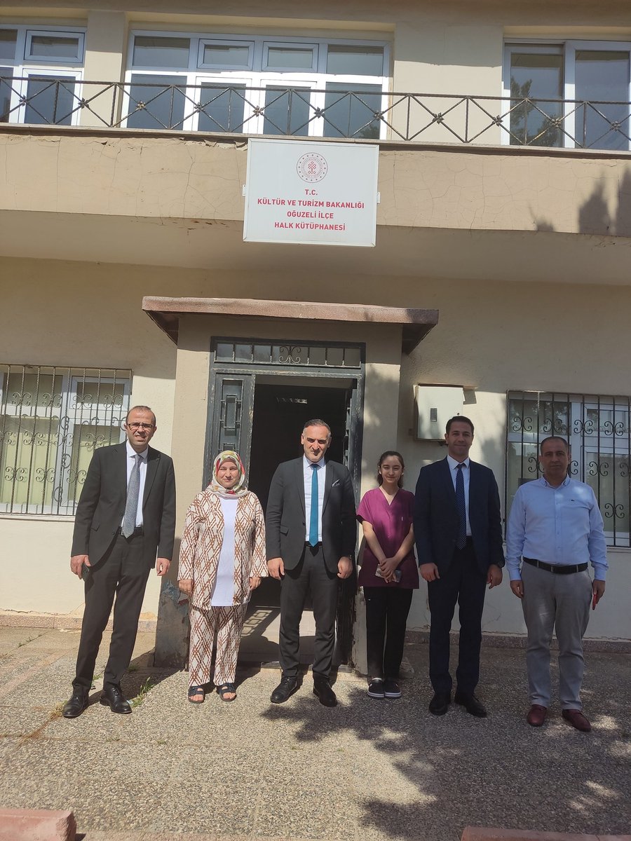 OguzeliHalk's tweet photo. Kütüphaneler ve Yayımlar Genel Müdürü sayın @TanerBeyoglu Kütüphane Hizmetleri Daire Başkanı sayın @cetinsisman44 ve Gaziantep İl Kültür Müdürümüz sayın Selçuk Korkmaz,Oğuzeli İlçe Kaymakamımız sayın @ucrrbsrr 'ı makamında ziyaret etti @bekir_oztekin @burhan_yuksel23 @munif_il https://t.co/Hilc7lHyhd