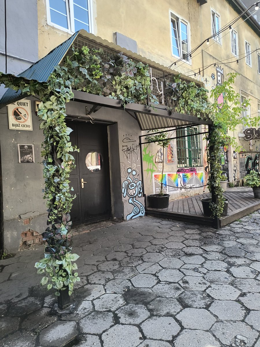 lottiesandspl's tweet photo. ✨Status do koncertu: DZIŚ✨
Czekamy już na was pod klubem @hydrozagadka! 🥰 Jeśli chcecie przyjść po numerki lub rzeczy do akcji to nie krępujcie się. 🩵 https://t.co/lvxBxbzhKE
