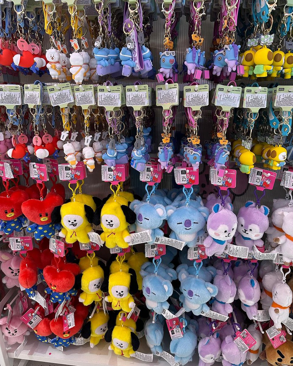 mbayusl's tweet photo. Doi udah kode kode minta beliin koleksi BT21 MINISO INDO. Okey ntar pas rilis gw mampir ke #MINISOINDO https://t.co/Gzzy5CZfC6