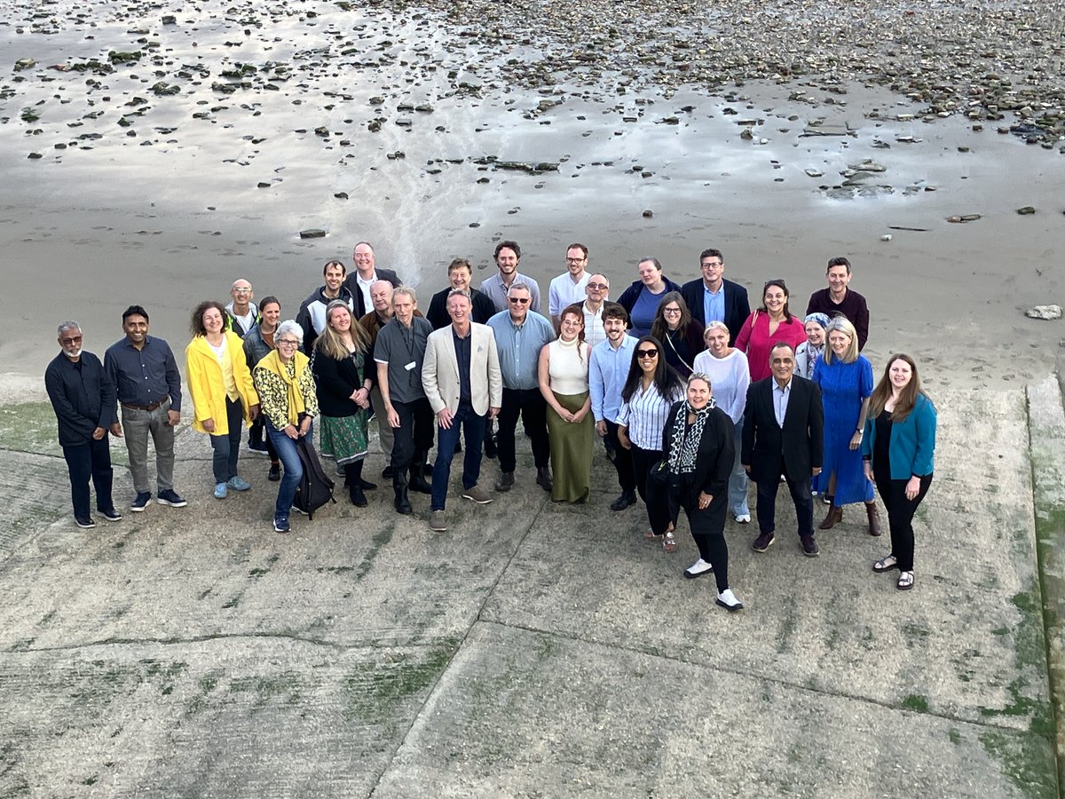 TidewayLondon's tweet photo. Tideway and charity partner @Thames21 came together with community volunteers on World Environment Day to celebrate 10 years of Thames River Watch. The programme engages riverside communities in citizen science to collect and count plastic litter on the Thames foreshore. https://t.co/3zcIvalObq
