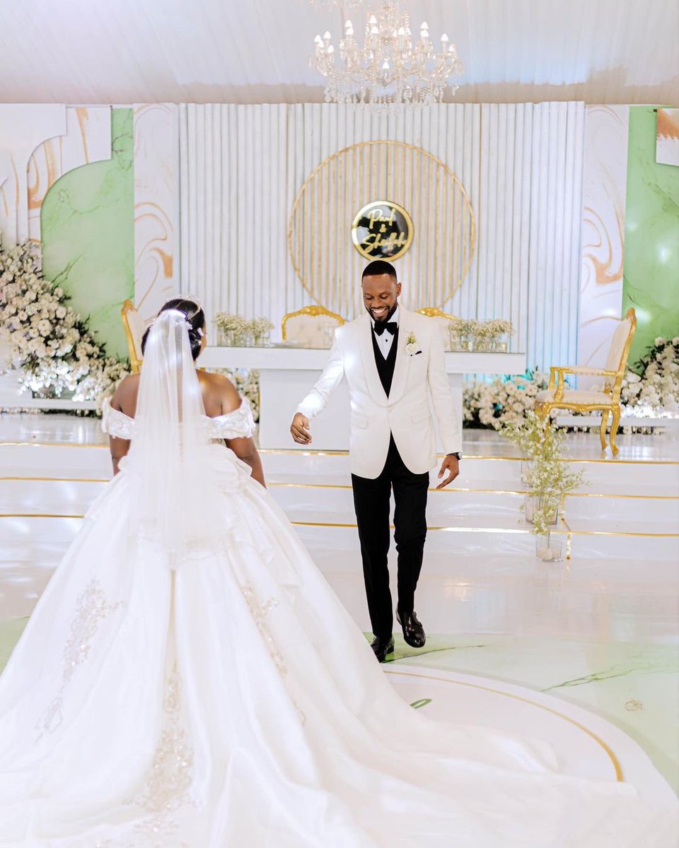 MikoloUg's tweet photo. Paul weds Sheillah💍. Congratulations👏🥳💕
Photos 📸by: @kens_Shot https://t.co/RzSWUv4Q88