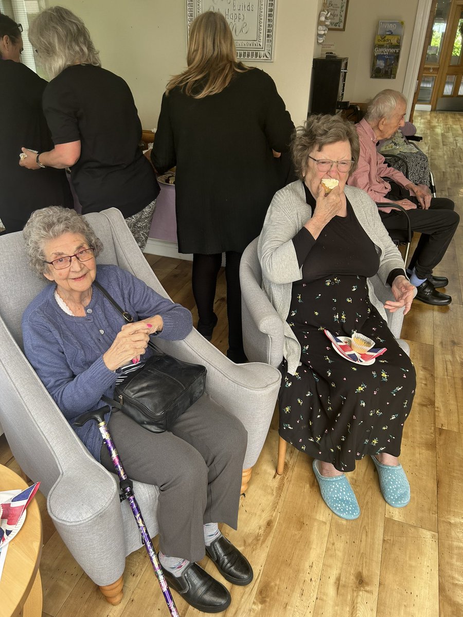 SilverCourtAH's tweet photo. Our D-Day celebrations 🇬🇧
Marking the 80th anniversary 🇬🇧 

#80th #June06th1944 #DDay #Carehome https://t.co/NDDlhw3KF4