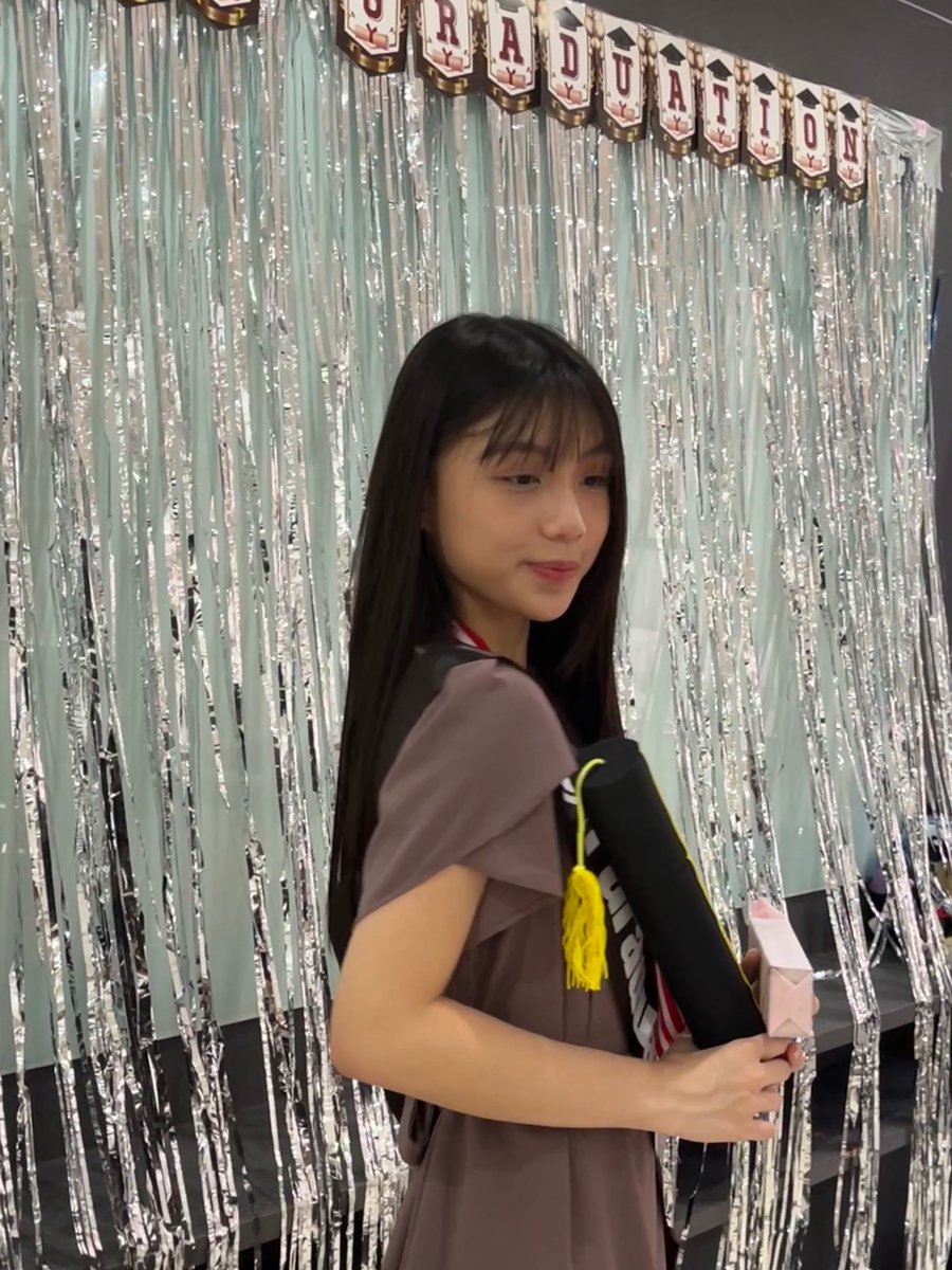 Michie_JKT48's tweet photo. bocil esempe whoo?!?! 🤔😎 https://t.co/ay8CUeFw5V
