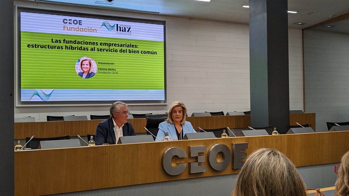 Fundación Haz (@fundacionhaz) on Twitter photo Abrimos la jornada 'Las fundaciones empresariales: estructuras híbridas al servicio del bien común', con <a href="/fatimaempleo/">Fátima Báñez</a>, presidenta de la <a href="/Fundacion_Ceoe/">FundacionCEOE</a>, y <a href="/jmcavanna/">javier cavanna</a>, director de <a href="/fundacionha/">Fundacion Humberto A oficial</a> Abrimos la jornada 'Las fundaciones empresariales: estructuras híbridas al servicio del bien común', con <a href="/fatimaempleo/">Fátima Báñez</a>, presidenta de la <a href="/Fundacion_Ceoe/">FundacionCEOE</a>, y <a href="/jmcavanna/">javier cavanna</a>, director de <a href="/fundacionha/">Fundacion Humberto A oficial</a>