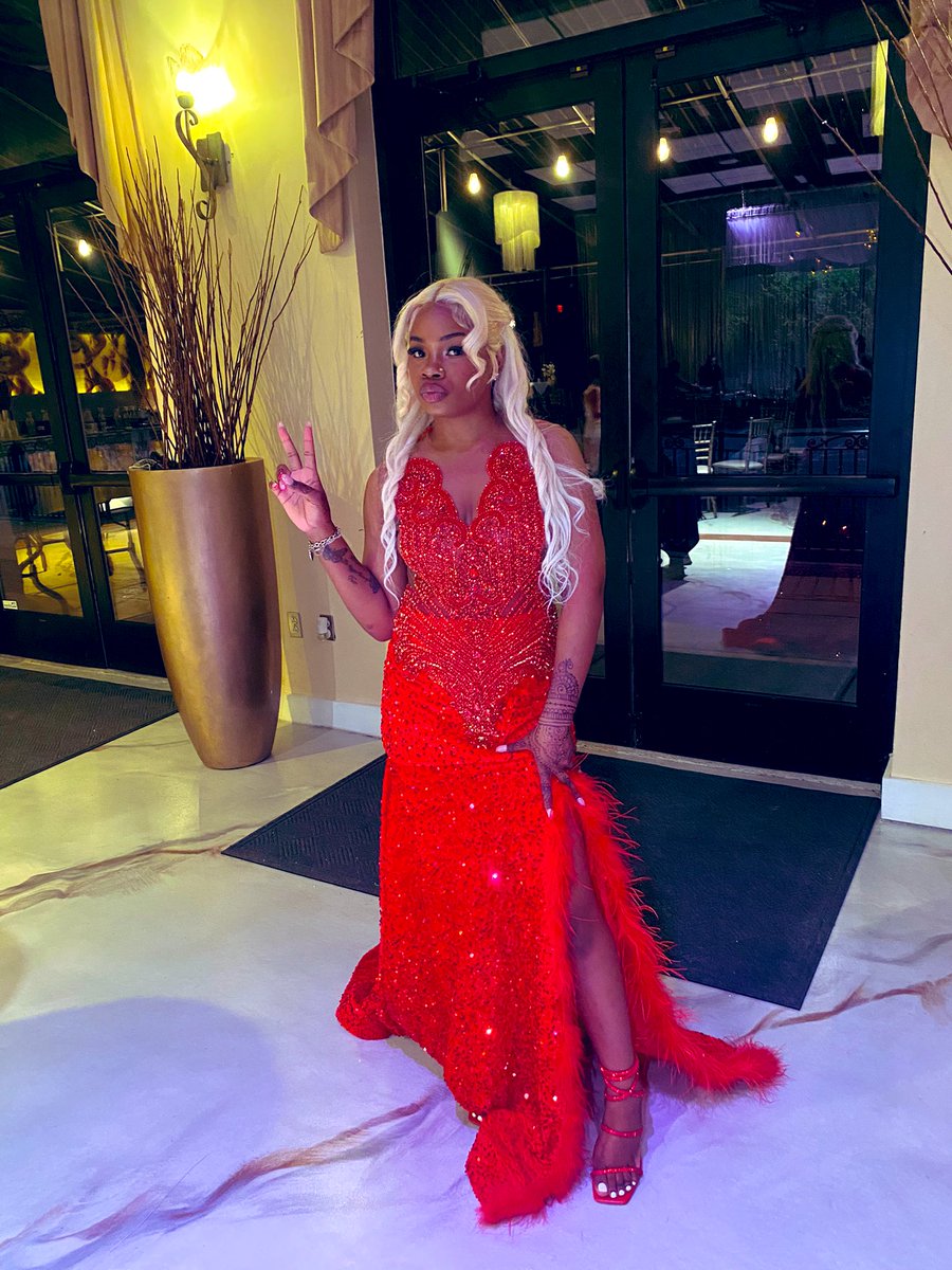thepretty_virgo's tweet photo. Now prom24β over πΉπ«ΆπΎ #prom2k24 https://t.co/Sm8Y3yZrmL