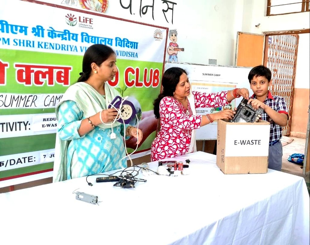 kvvidisha's tweet photo. Summer camp Day-3 Poster Making Competition #Reduce_E_waste 07.06.24 #KVS_RO https://t.co/ZrnyVviN4X
