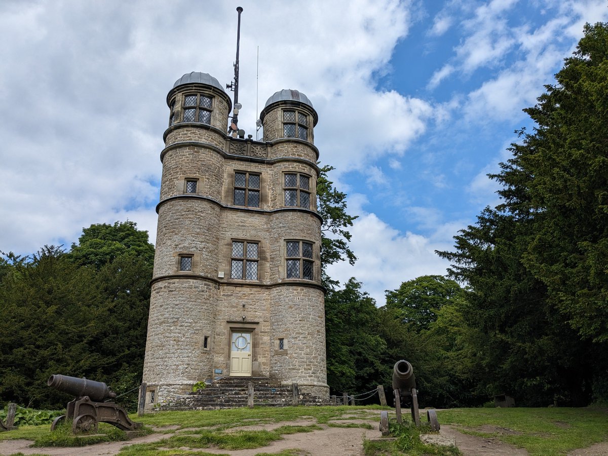 gooda40830's tweet photo. What a place! #Edensor #Chatsworth https://t.co/uFPPmjDTMq