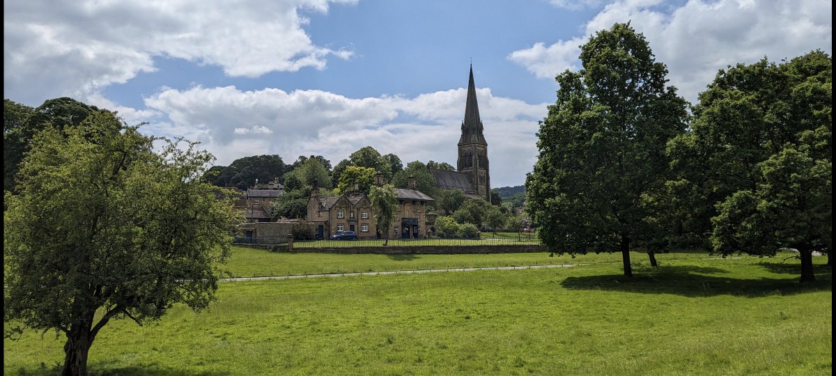 gooda40830's tweet photo. What a place! #Edensor #Chatsworth https://t.co/uFPPmjDTMq