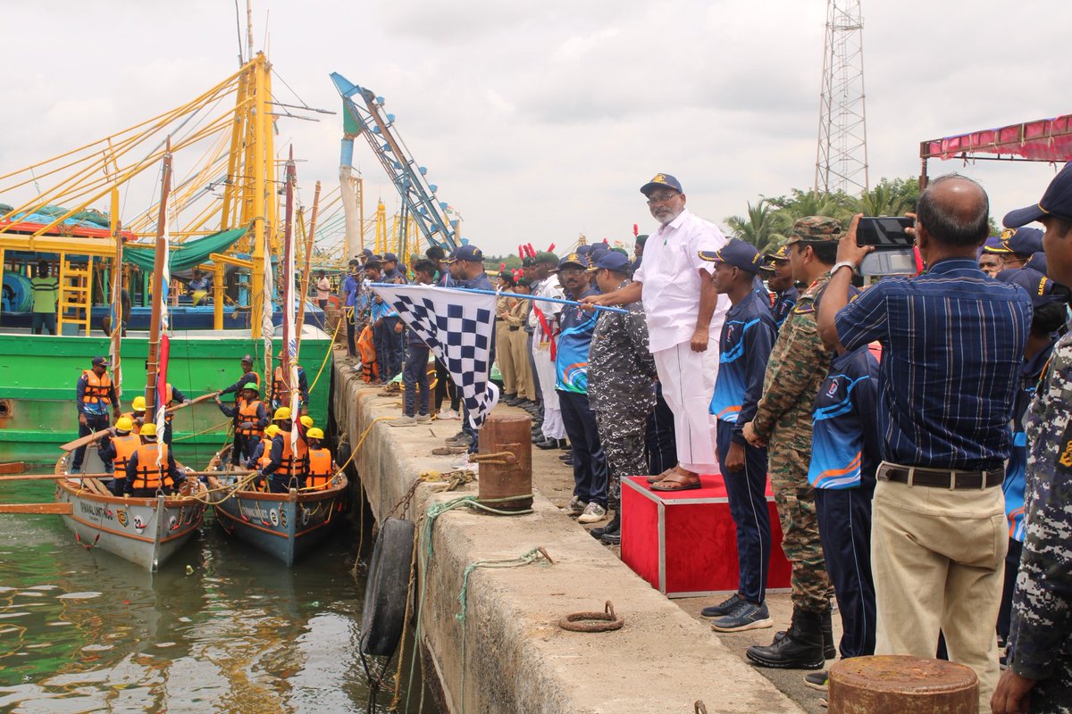 NCCDte_TNPAN's tweet photo. The event was flagged off by Mr Bhaskar Dakshinamurthy, MLA on behalf of CM, Puducherry and Shri AR Talwade, Secretary Youth Welfare and Sports.#belimitless @HQ_DG_NCC @Def_PRO_Chennai @PIB_India @indiannavy @IndiannavyMedia https://t.co/p0E8cZ26Nj