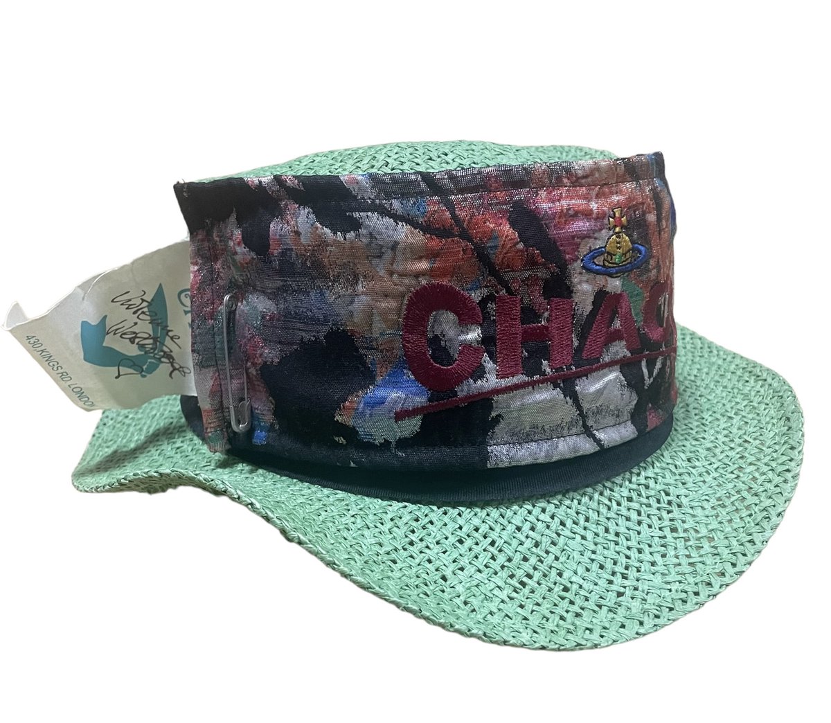 charge_rock's tweet photo. ユータさんのRIVER-UPスワローハットにヴィヴィアンWorld's Endの腕章を付けて T君に貰った
ヴィクトリア アンド アルバート博物館 カッコいい缶バッチをセット
#RIVERUP
#VivienneWestwood
#WorldsEnd
#VictoriaandAlbertMuseum https://t.co/SrNy2aZFR3