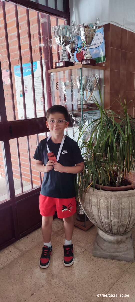 CeipSFernando's tweet photo. Tercer puesto en 50 m. lisos valla, Miguel Ángel Méndez Carralero, alumno de nuestro centro de 2º de E. Primaria, participó en el Campeonato Regional sub-10 de atletismo, celebrado en Alhama de Murcia el pasado 1 y 2 junio. Enhorabuena Miguel Ángel!!! https://t.co/Q05XHaOL7p