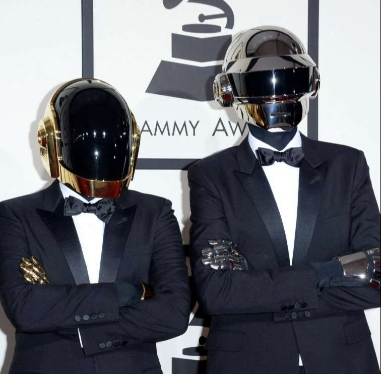 JawsClawsPaws's tweet photo. 4. Daft Punk skins and jam tracks https://t.co/MOd2PRKmBd